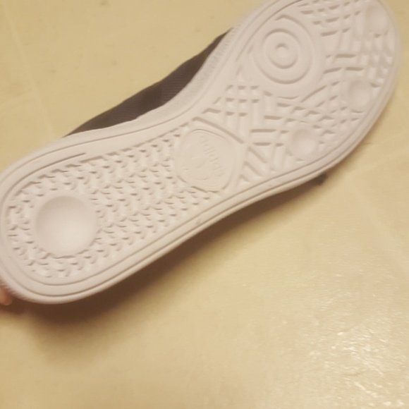 Shoes - Picture 4 of 4